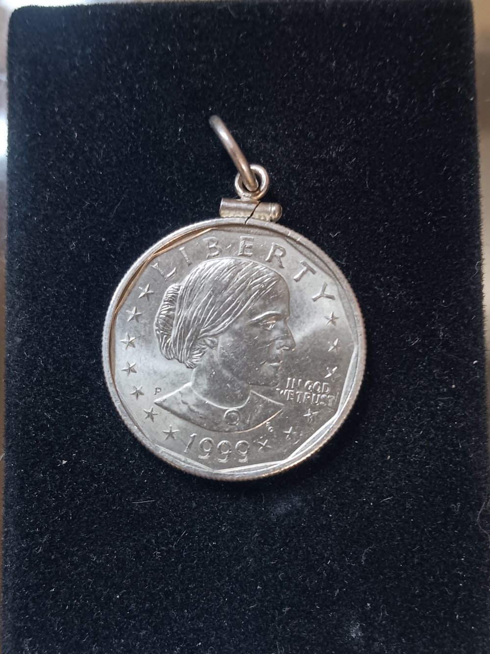 1999 Susan B Anthony Sterling Bezel   Coin Pendant Necklace - Women's Jewelry
